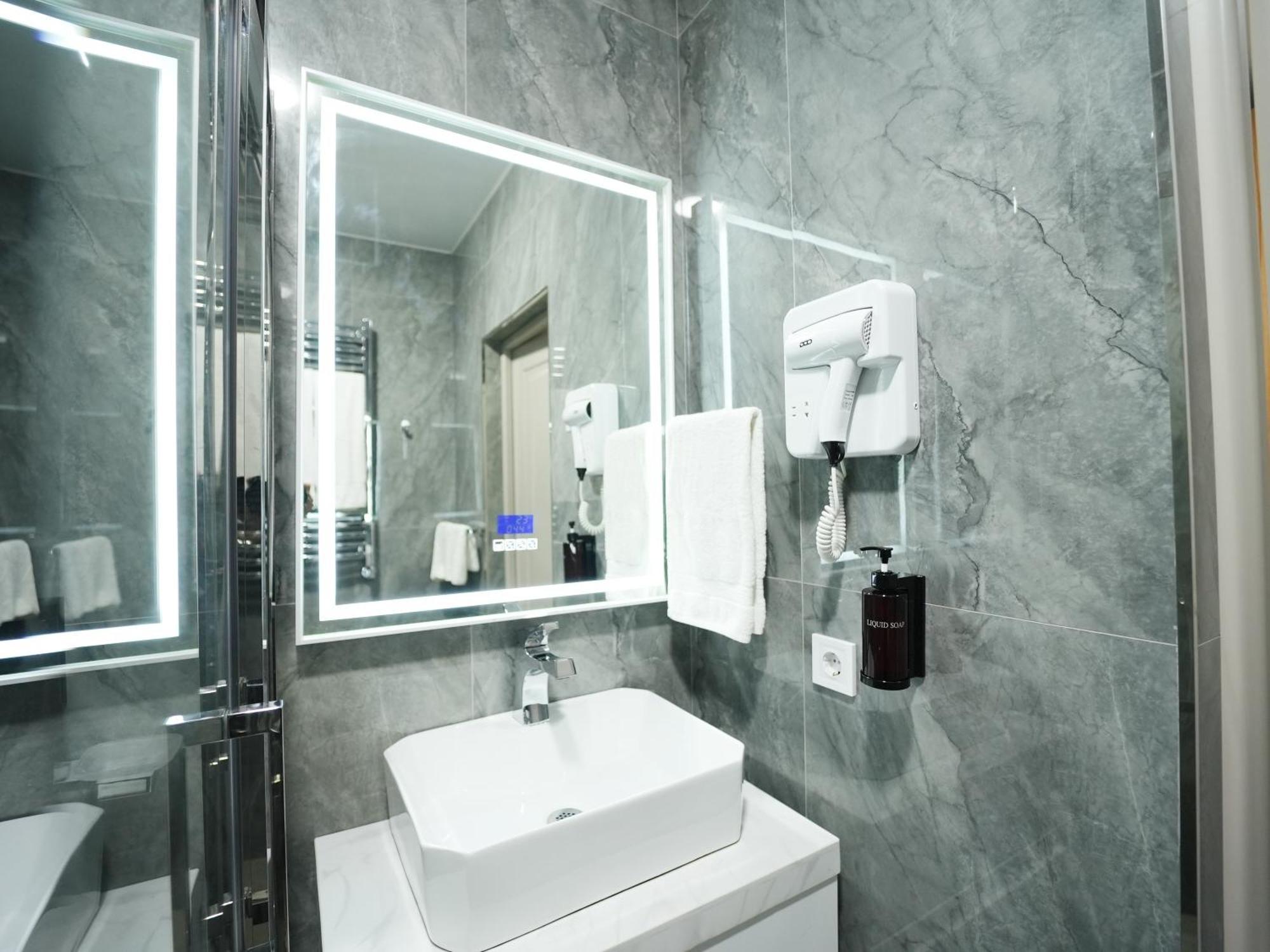 Avant Hotel Tashkent Pool&Spa Экстерьер фото